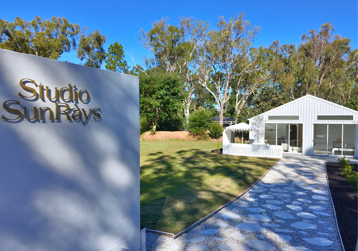 studio sunrays front view