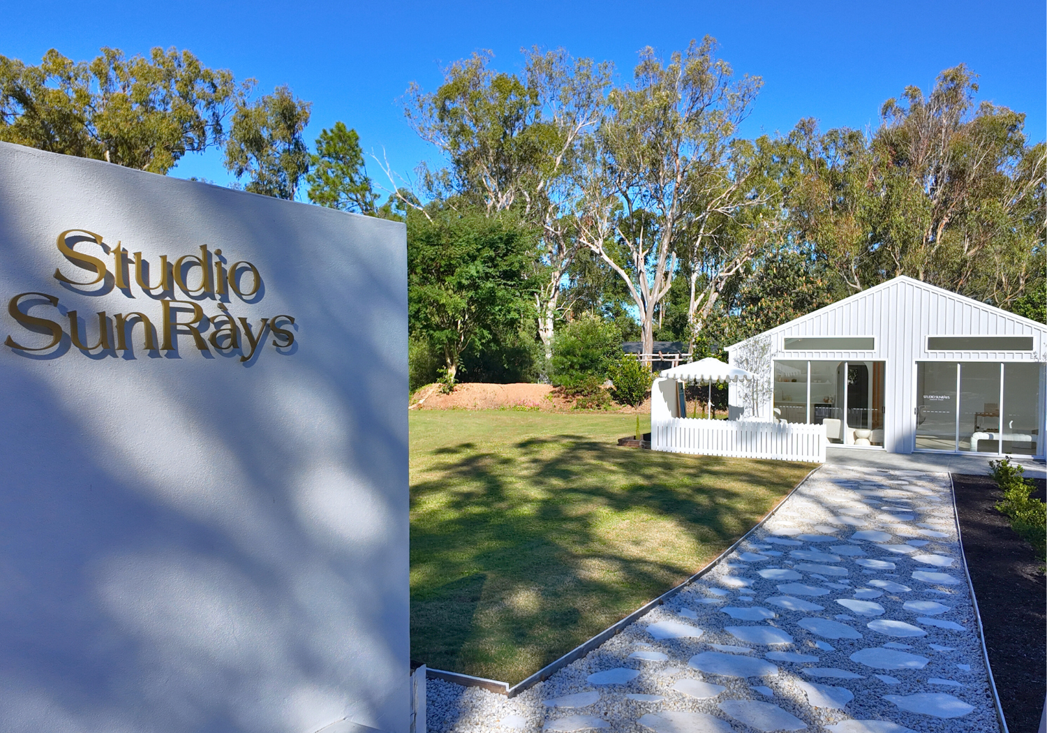 studio sunrays front view